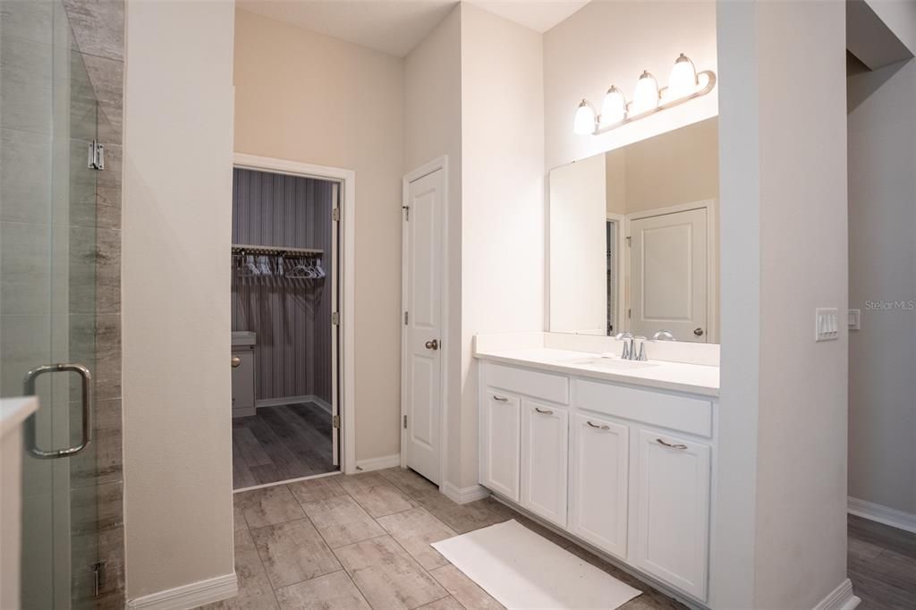 For Rent: $7,500 (6 beds, 4 baths, 4161 Square Feet)