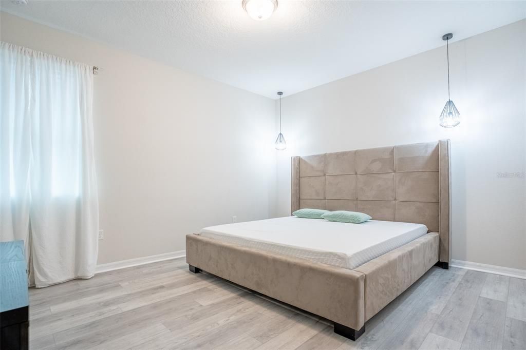 For Rent: $7,500 (6 beds, 4 baths, 4161 Square Feet)