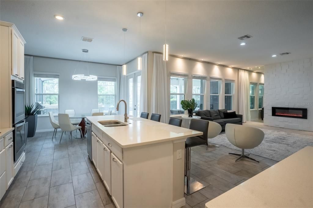 For Rent: $7,500 (6 beds, 4 baths, 4161 Square Feet)
