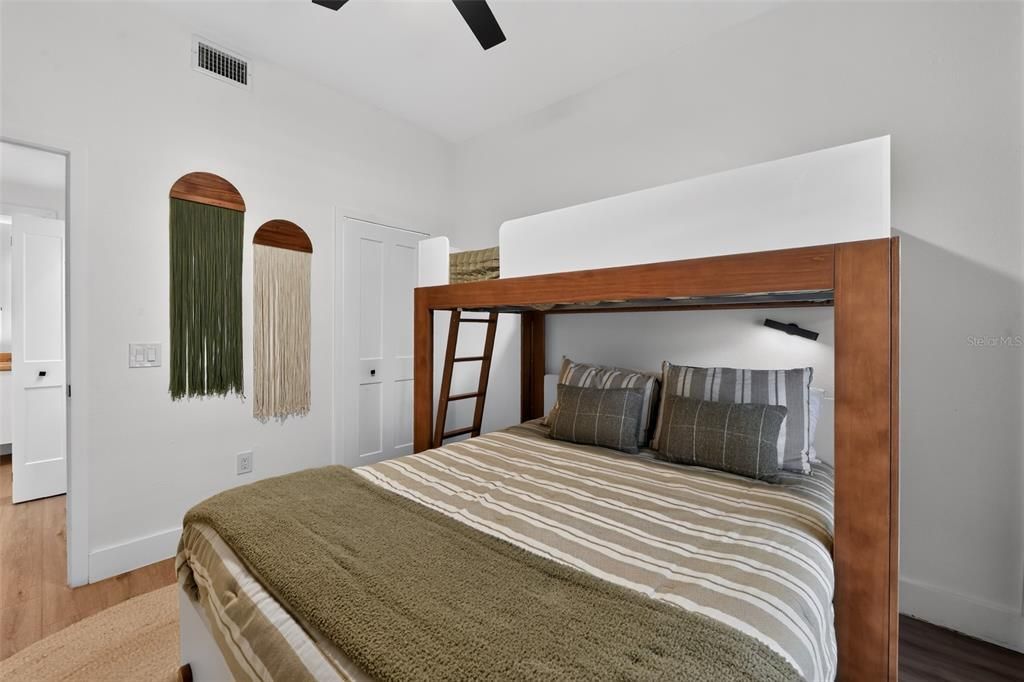 For Rent: $4,990 (2 beds, 2 baths, 1304 Square Feet)