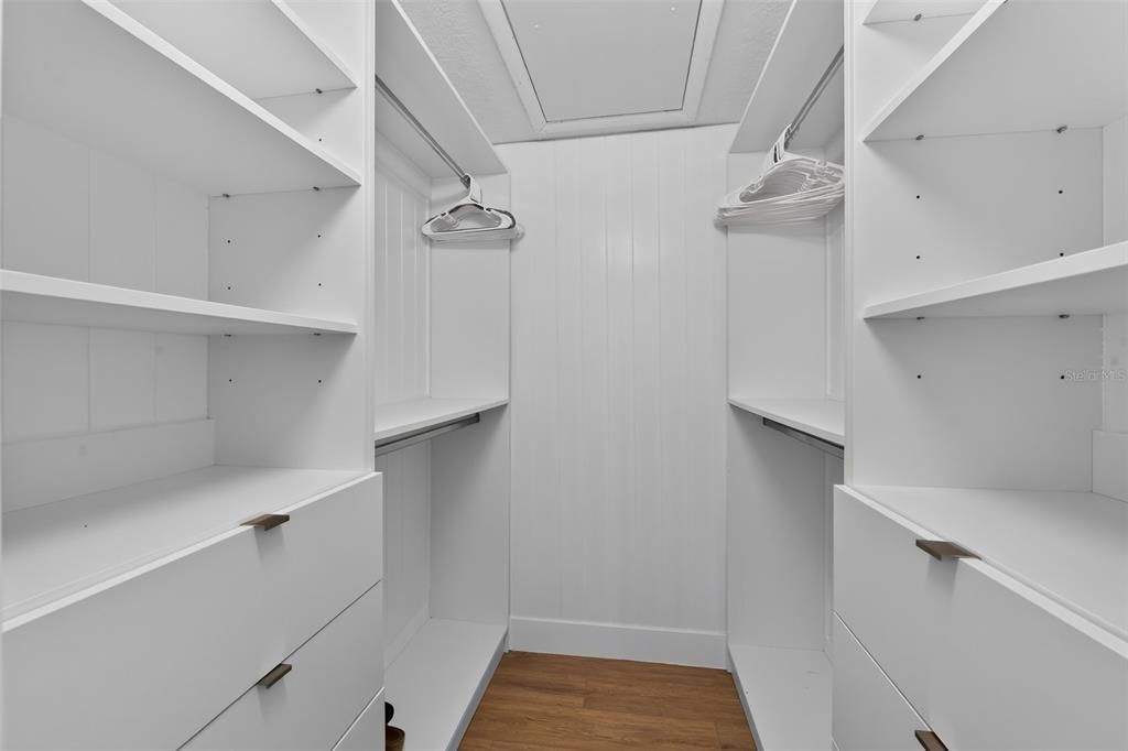For Rent: $4,990 (2 beds, 2 baths, 1304 Square Feet)