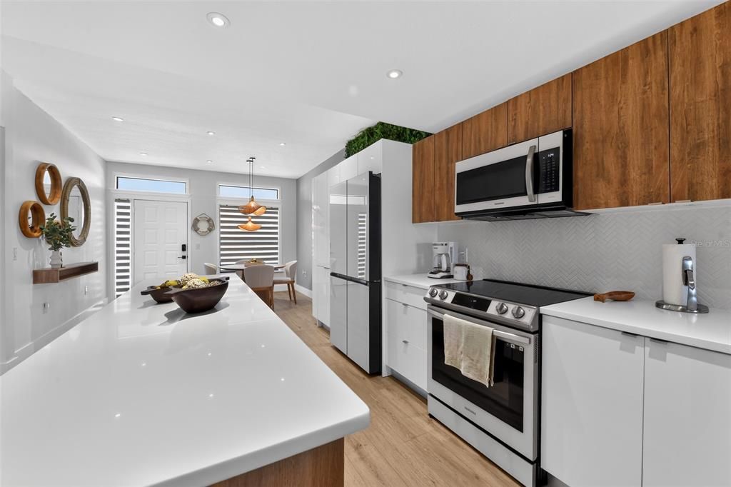For Rent: $4,990 (2 beds, 2 baths, 1304 Square Feet)