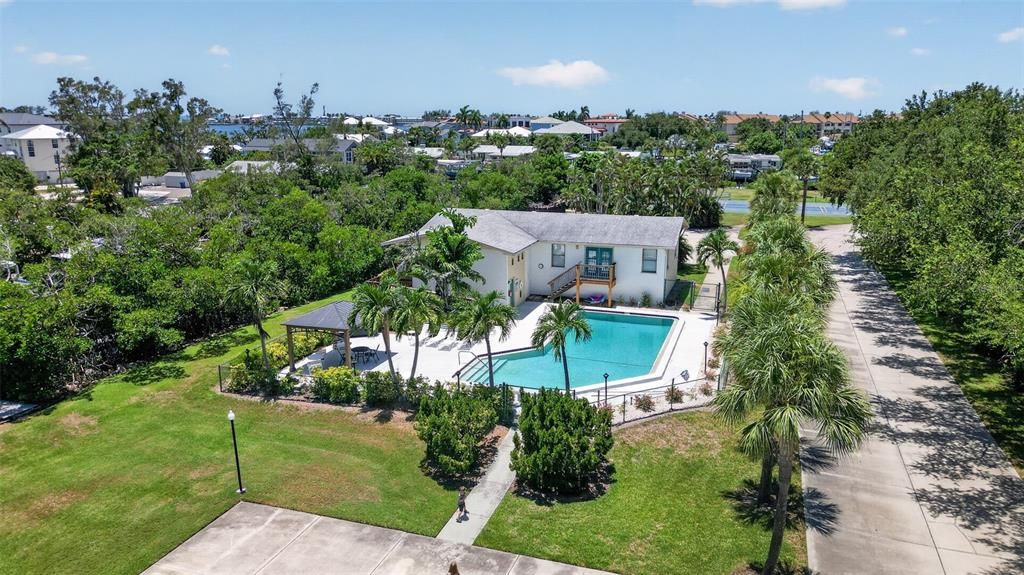 For Rent: $4,990 (2 beds, 2 baths, 1304 Square Feet)