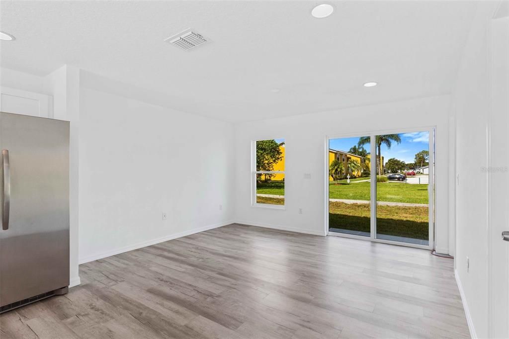 En Venta: $315,995 (3 camas, 2 baños, 1308 Pies cuadrados)