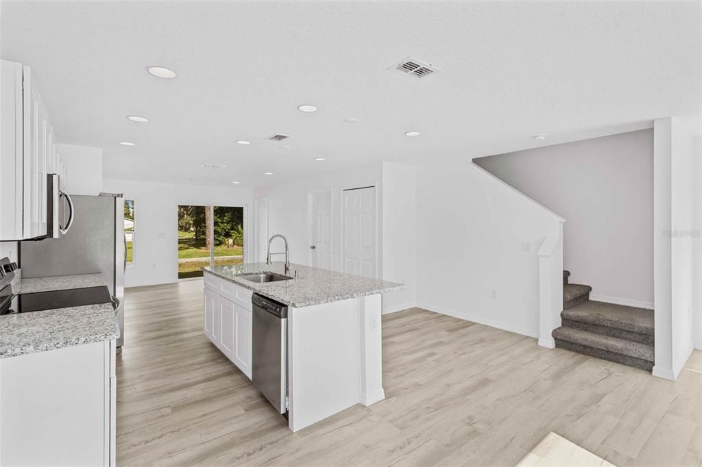 En Venta: $315,995 (3 camas, 2 baños, 1308 Pies cuadrados)