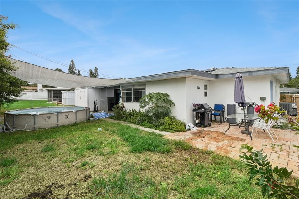 Activo con contrato: $274,990 (2 camas, 1 baños, 952 Pies cuadrados)
