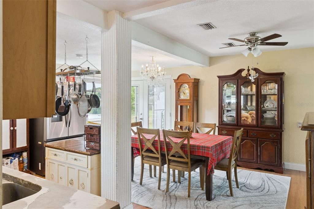 Activo con contrato: $274,990 (2 camas, 1 baños, 952 Pies cuadrados)