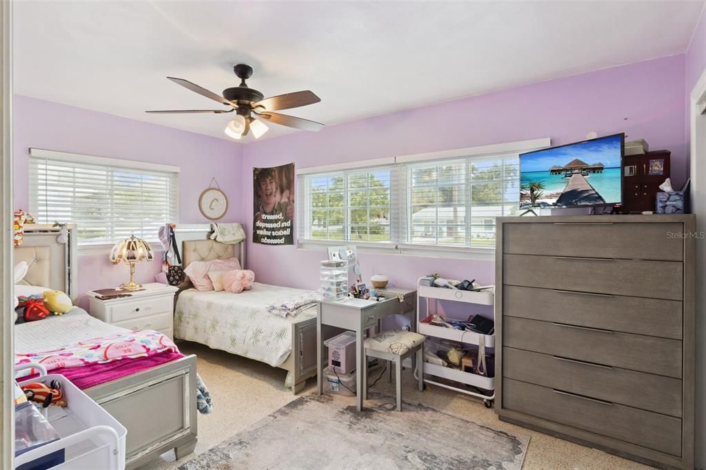 Activo con contrato: $274,990 (2 camas, 1 baños, 952 Pies cuadrados)