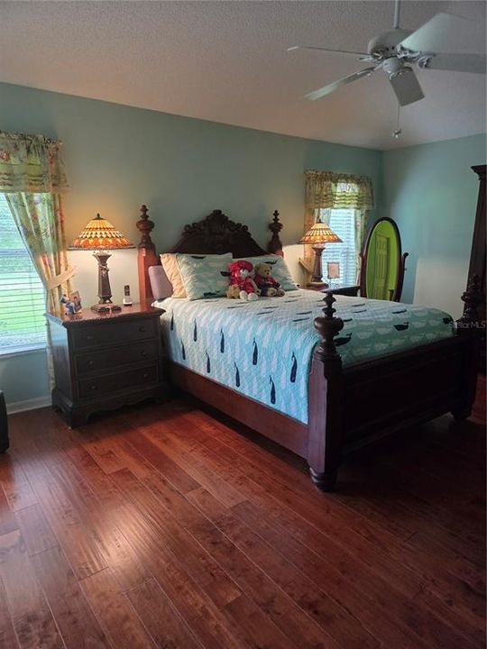 For Sale: $425,000 (3 beds, 2 baths, 1973 Square Feet)