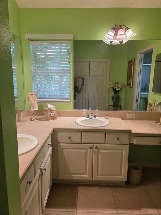 For Sale: $425,000 (3 beds, 2 baths, 1973 Square Feet)