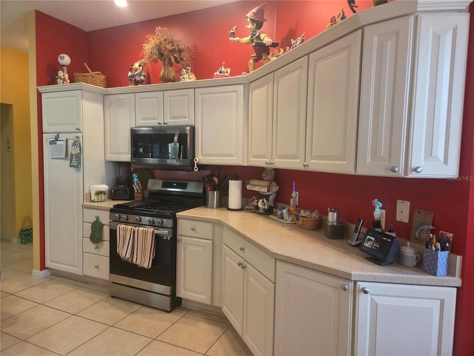 For Sale: $425,000 (3 beds, 2 baths, 1973 Square Feet)