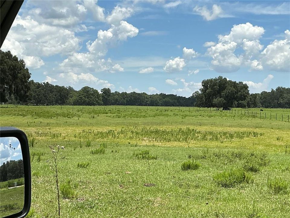 待售: $899,900 (18.82 acres)