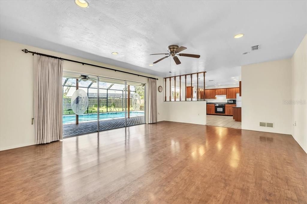 En Venta: $450,000 (3 camas, 2 baños, 2146 Pies cuadrados)