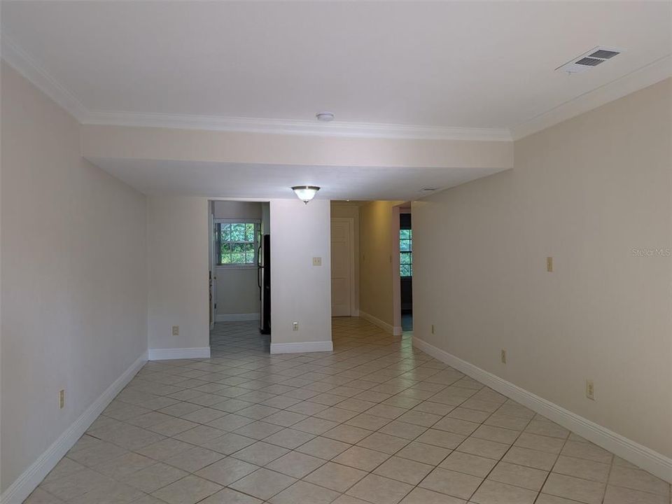 Activo con contrato: $180,000 (2 camas, 1 baños, 905 Pies cuadrados)