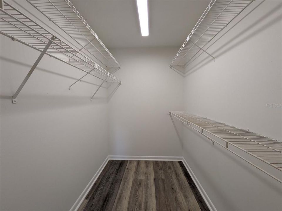 Activo con contrato: $180,000 (2 camas, 1 baños, 905 Pies cuadrados)