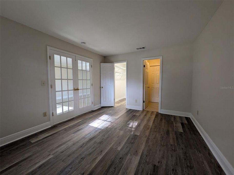 Activo con contrato: $180,000 (2 camas, 1 baños, 905 Pies cuadrados)