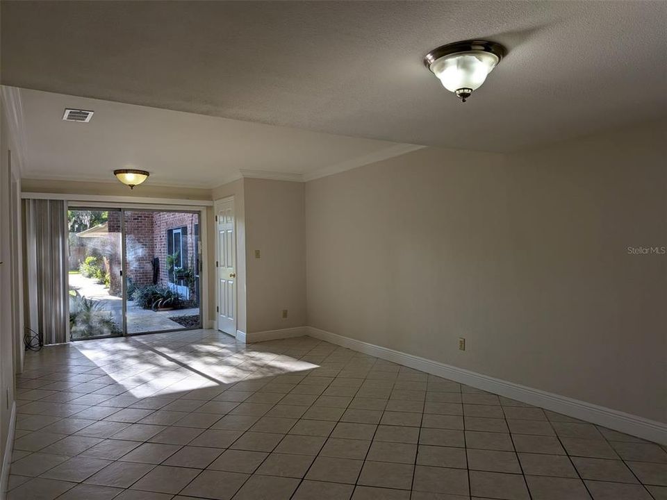 Activo con contrato: $180,000 (2 camas, 1 baños, 905 Pies cuadrados)