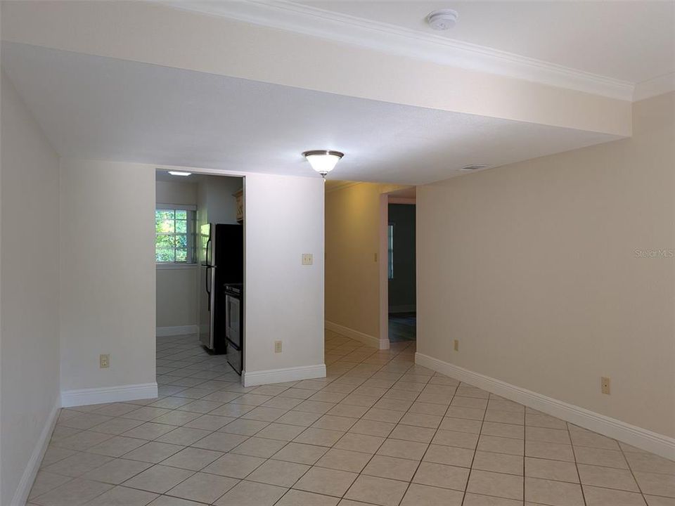 Activo con contrato: $180,000 (2 camas, 1 baños, 905 Pies cuadrados)