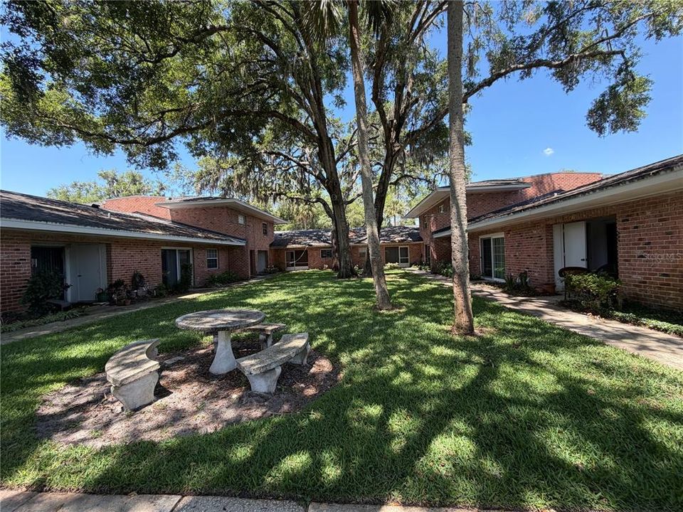 Activo con contrato: $180,000 (2 camas, 1 baños, 905 Pies cuadrados)