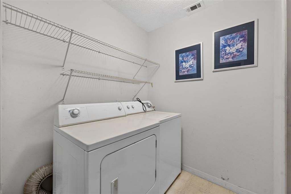 For Sale: $225,000 (3 beds, 2 baths, 1491 Square Feet)