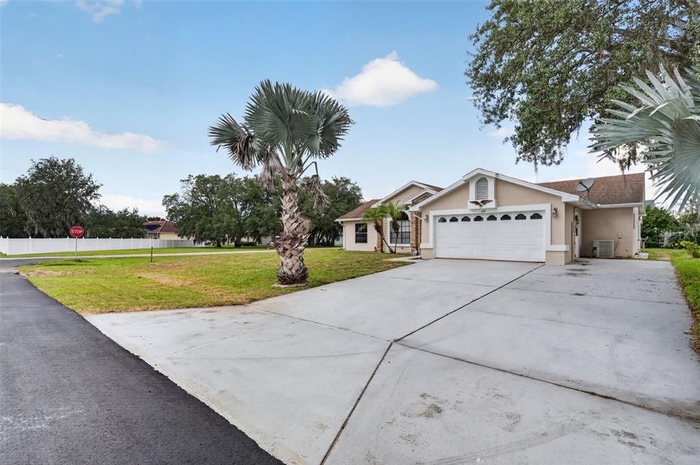 For Sale: $225,000 (3 beds, 2 baths, 1491 Square Feet)