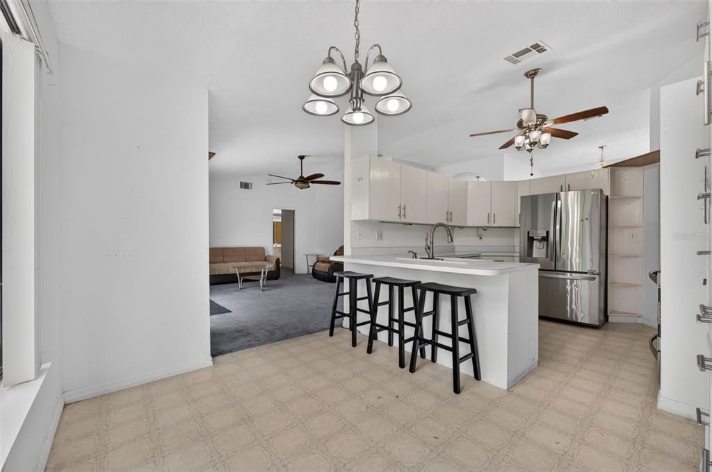 For Sale: $225,000 (3 beds, 2 baths, 1491 Square Feet)