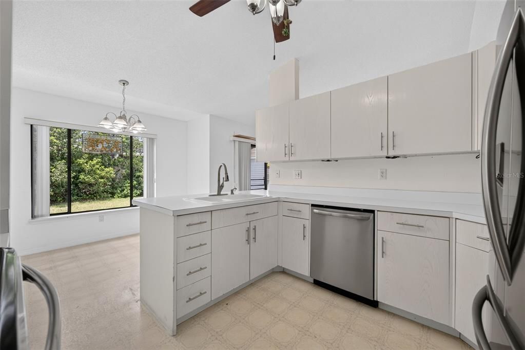For Sale: $225,000 (3 beds, 2 baths, 1491 Square Feet)