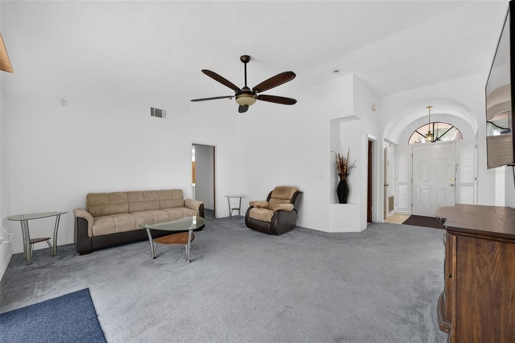 For Sale: $225,000 (3 beds, 2 baths, 1491 Square Feet)