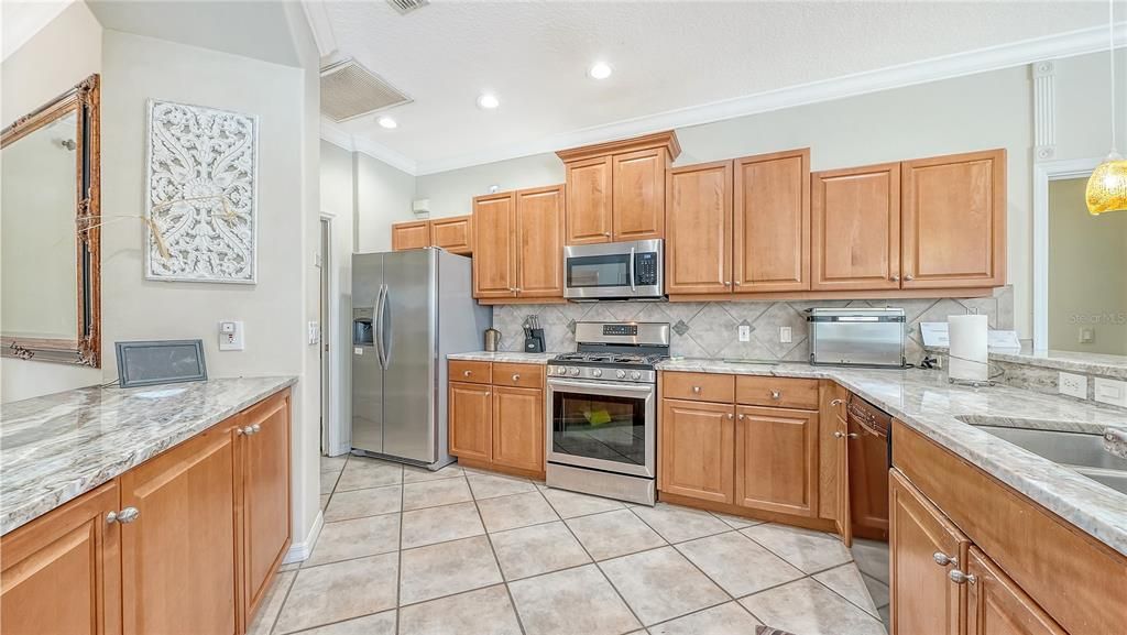For Sale: $725,000 (4 beds, 3 baths, 2586 Square Feet)