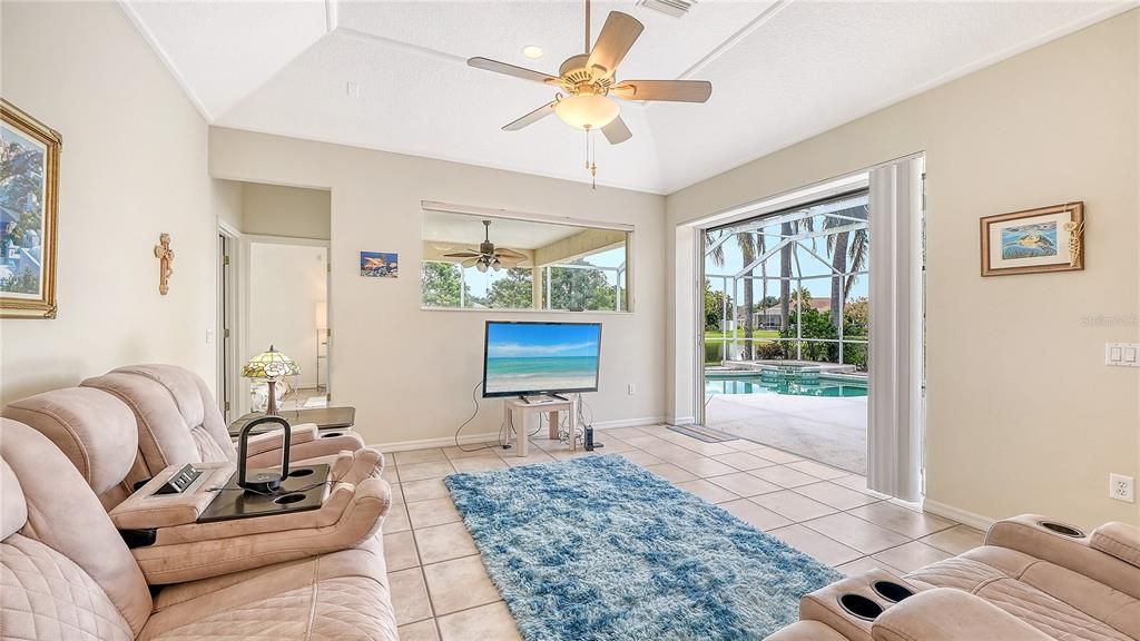 For Sale: $725,000 (4 beds, 3 baths, 2586 Square Feet)