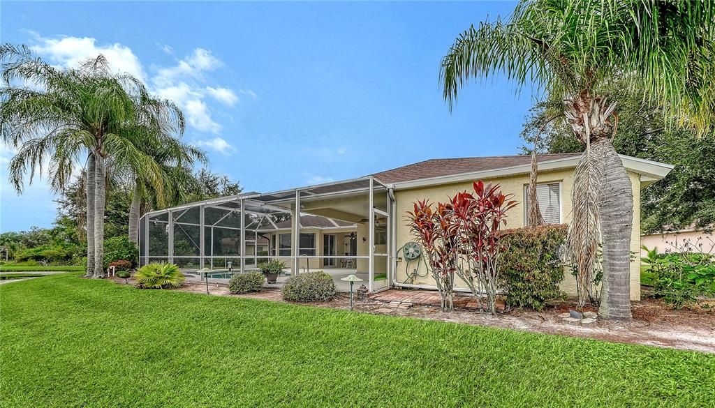 For Sale: $725,000 (4 beds, 3 baths, 2586 Square Feet)