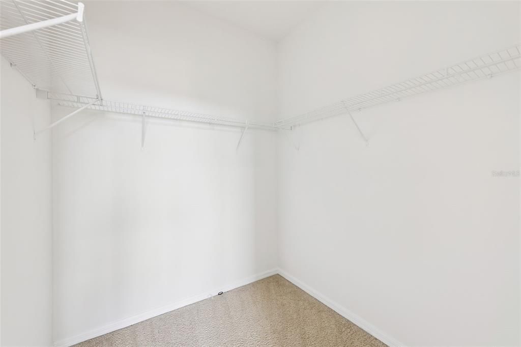 En Venta: $429,000 (3 camas, 2 baños, 2344 Pies cuadrados)