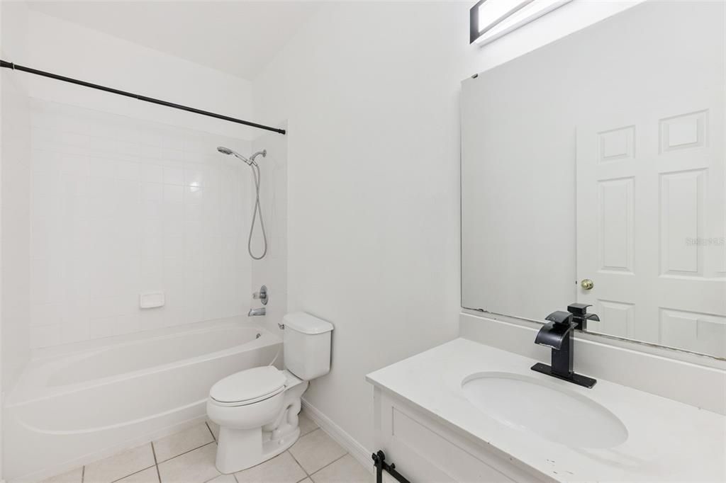 En Venta: $429,000 (3 camas, 2 baños, 2344 Pies cuadrados)