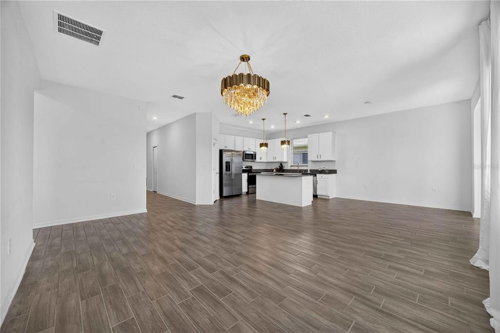 В аренду: $1,995 (4 спален, 2 ванн, 1848 Квадратных фут)