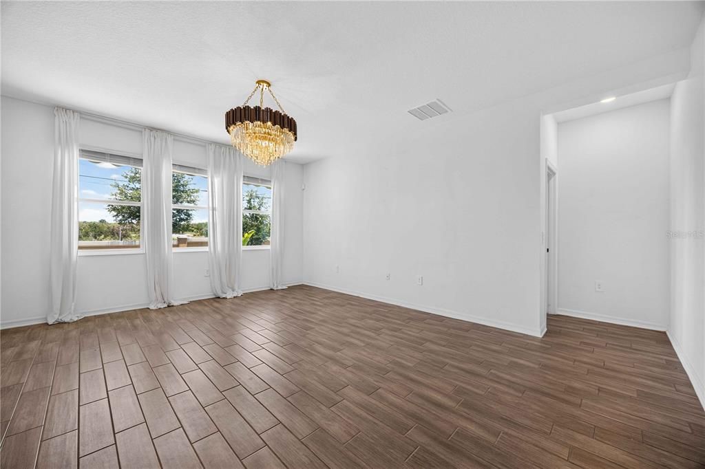 В аренду: $1,995 (4 спален, 2 ванн, 1848 Квадратных фут)
