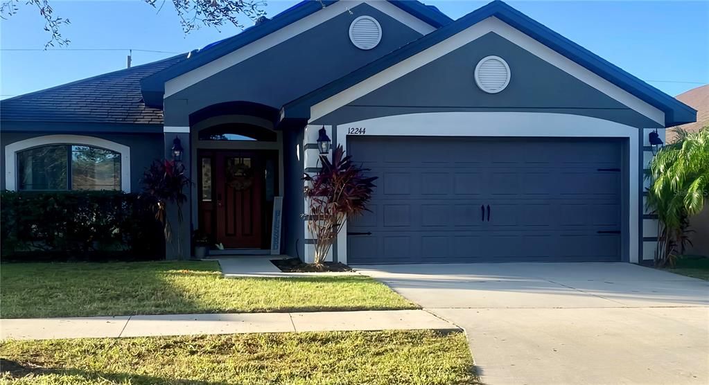 En Venta: $325,000 (4 camas, 2 baños, 1847 Pies cuadrados)