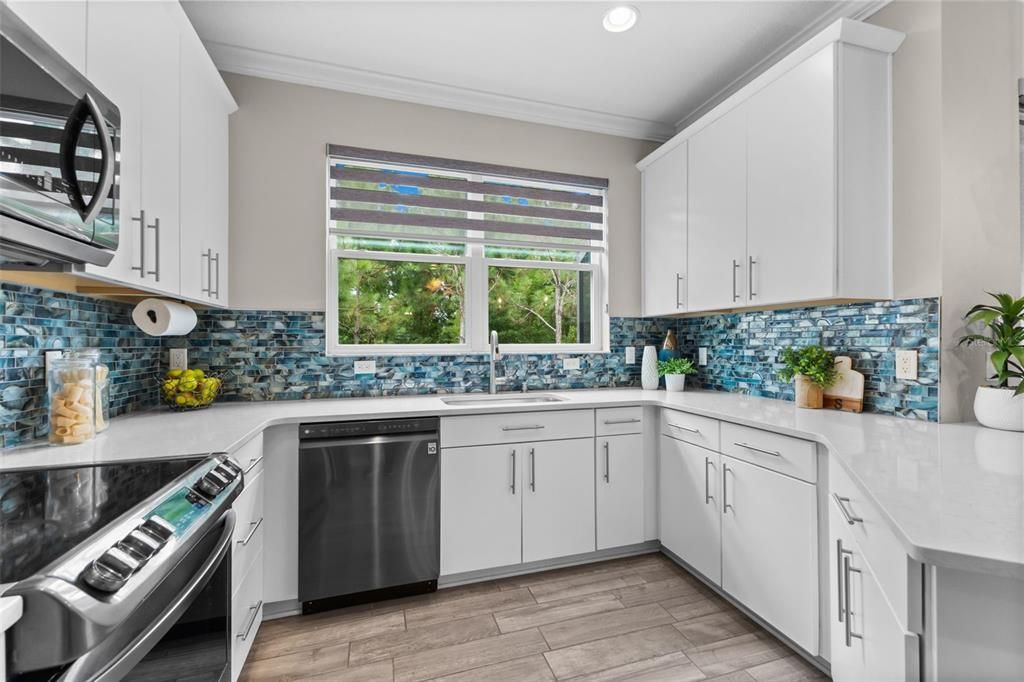 For Sale: $439,950 (3 beds, 2 baths, 1933 Square Feet)