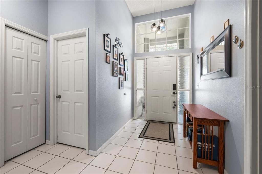 For Sale: $380,000 (2 beds, 2 baths, 1370 Square Feet)
