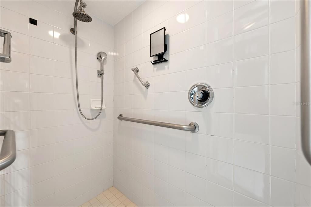 For Sale: $380,000 (2 beds, 2 baths, 1370 Square Feet)