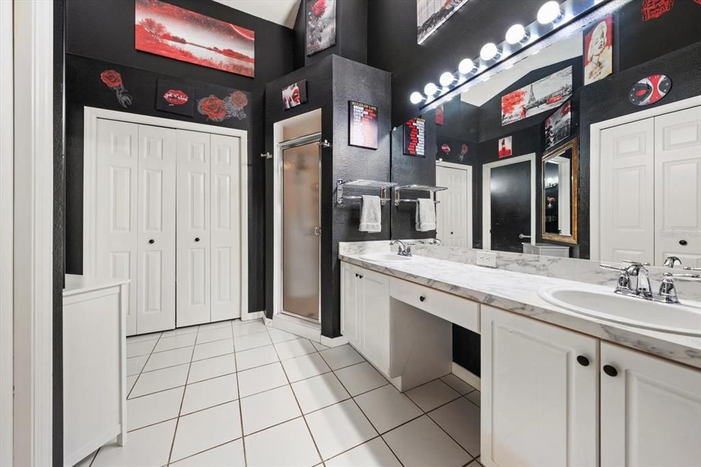 For Sale: $380,000 (2 beds, 2 baths, 1370 Square Feet)