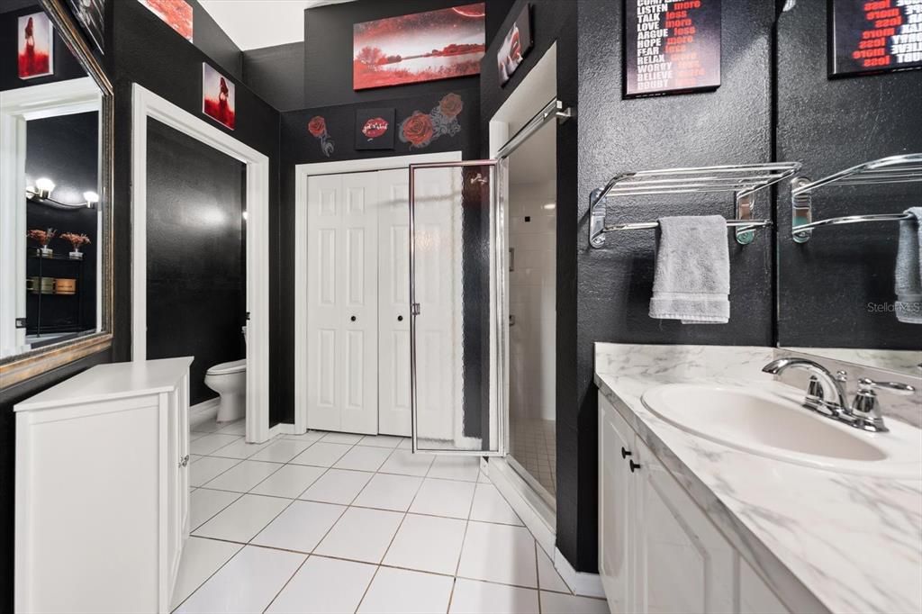 For Sale: $380,000 (2 beds, 2 baths, 1370 Square Feet)