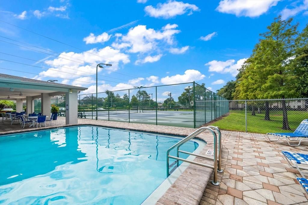 For Sale: $380,000 (2 beds, 2 baths, 1370 Square Feet)