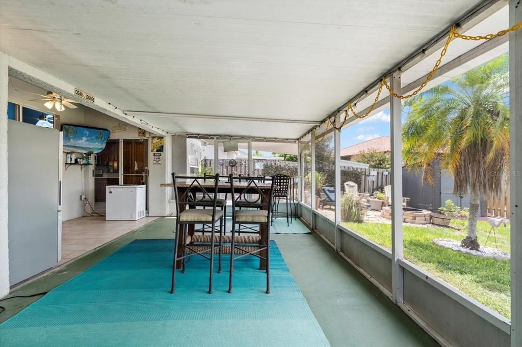 For Sale: $380,000 (2 beds, 2 baths, 1370 Square Feet)
