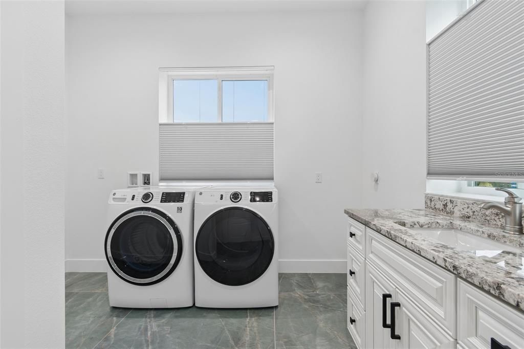 На продажу: $1,999,000 (5 спален, 5 ванн, 4066 Квадратных фут)