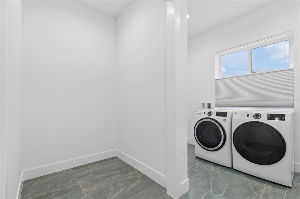 На продажу: $1,999,000 (5 спален, 5 ванн, 4066 Квадратных фут)
