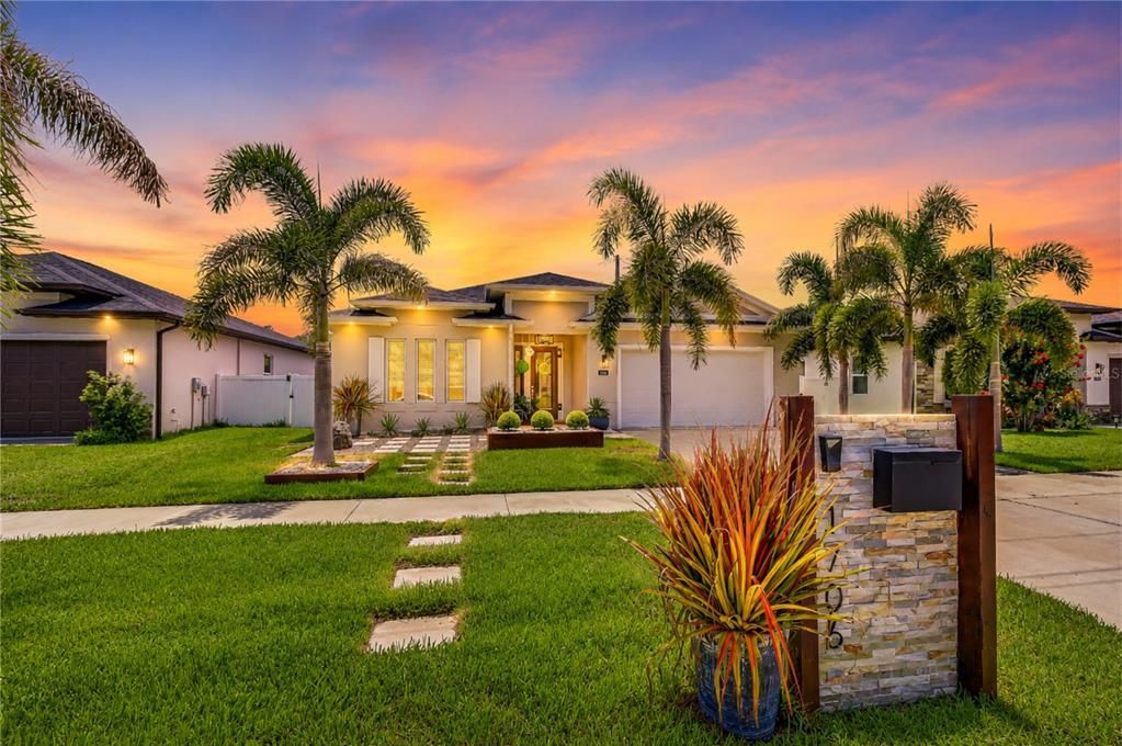 For Sale: $775,000 (4 beds, 2 baths, 1991 Square Feet)