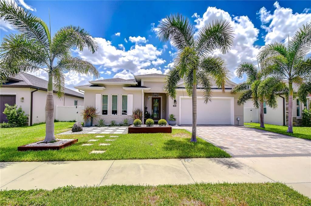 For Sale: $775,000 (4 beds, 2 baths, 1991 Square Feet)