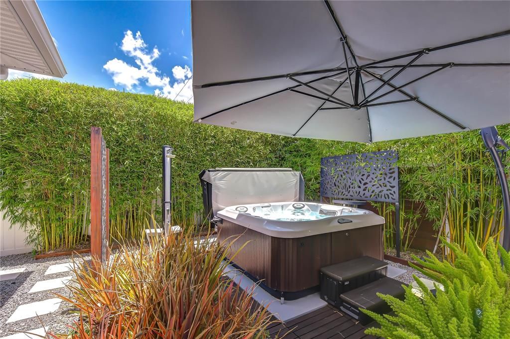 For Sale: $775,000 (4 beds, 2 baths, 1991 Square Feet)