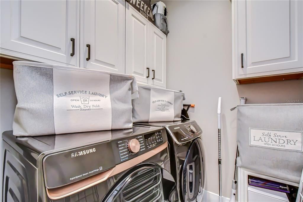 For Sale: $775,000 (4 beds, 2 baths, 1991 Square Feet)