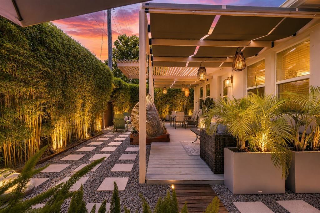 For Sale: $775,000 (4 beds, 2 baths, 1991 Square Feet)